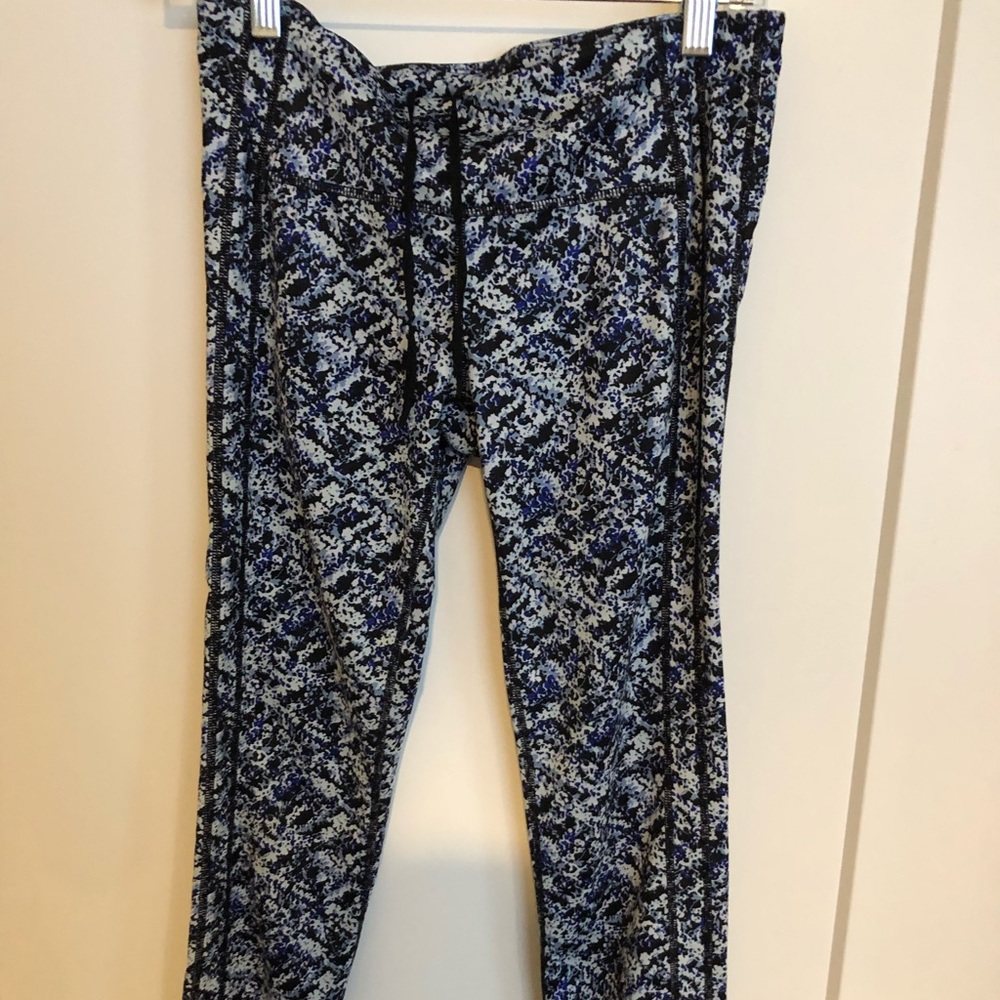 Gap Fit pattern legging